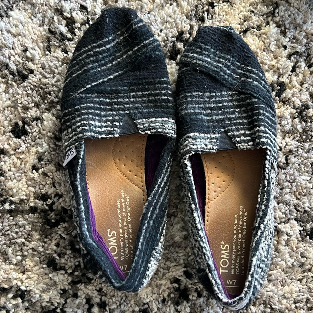 Tom’s shoes